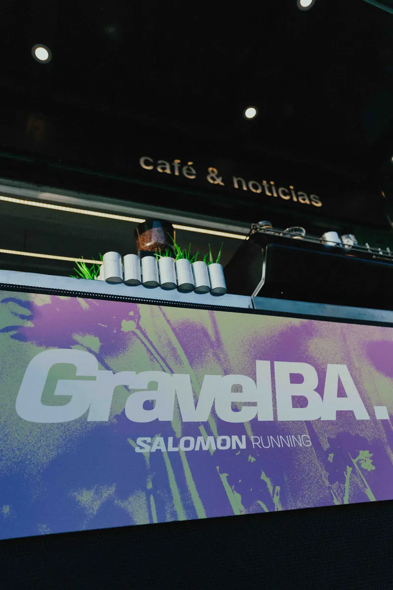Acción de co-branding en un puesto Canillita